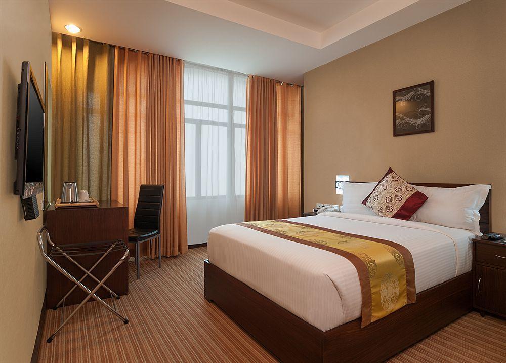 Orion Hotel Manila Exterior photo