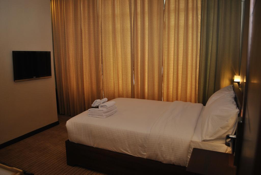 Orion Hotel Manila Exterior photo